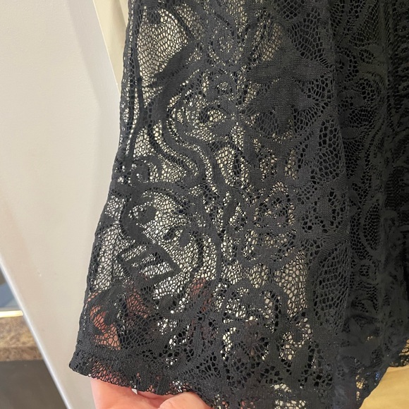 BeBop Black Lace Shift Dress Sz Medium - Picture 2 of 2